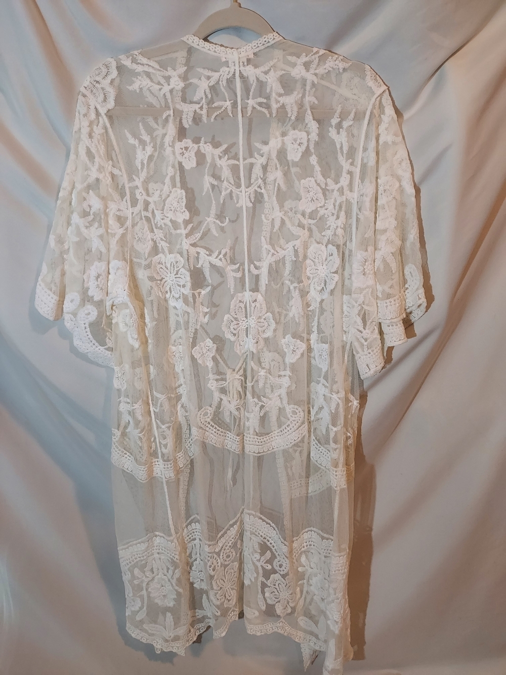 Francesca's Mi Ami Ivory Lace Boho Feminine Kimono - Picture 2 of 8